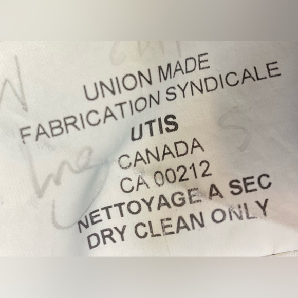 Samuelsohn Charcoal Pinstripe Suit Jacket. 40R, wool, in good condition - Picture 8 of 9